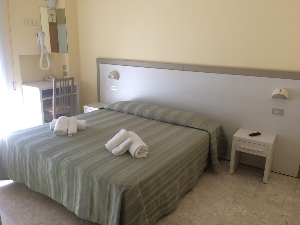 Hotel De La Plage Rimini Esterno foto