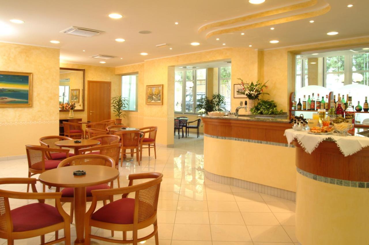 Hotel De La Plage Rimini Esterno foto