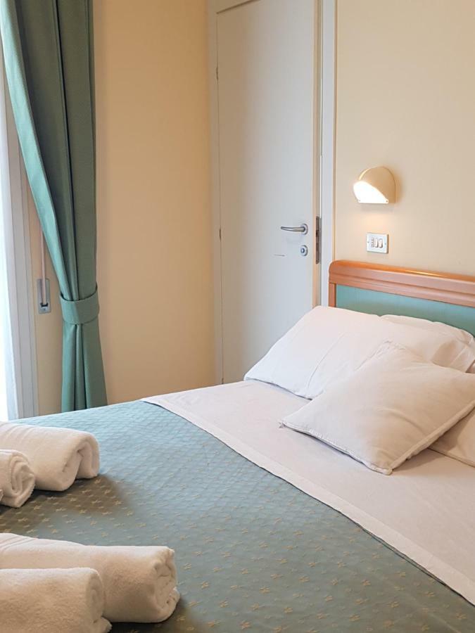 Hotel De La Plage Rimini Esterno foto